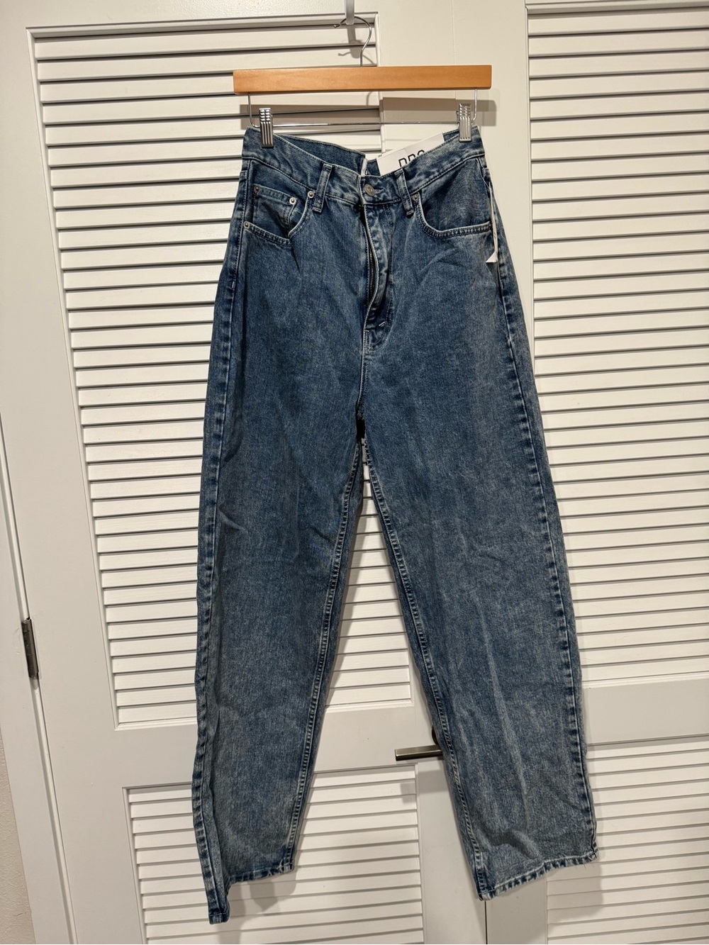 BDG Relaxed High-Rise Jeans in Faded Blue